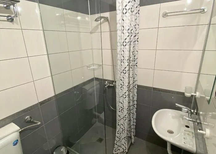 Stemak ホテル ポモリエ